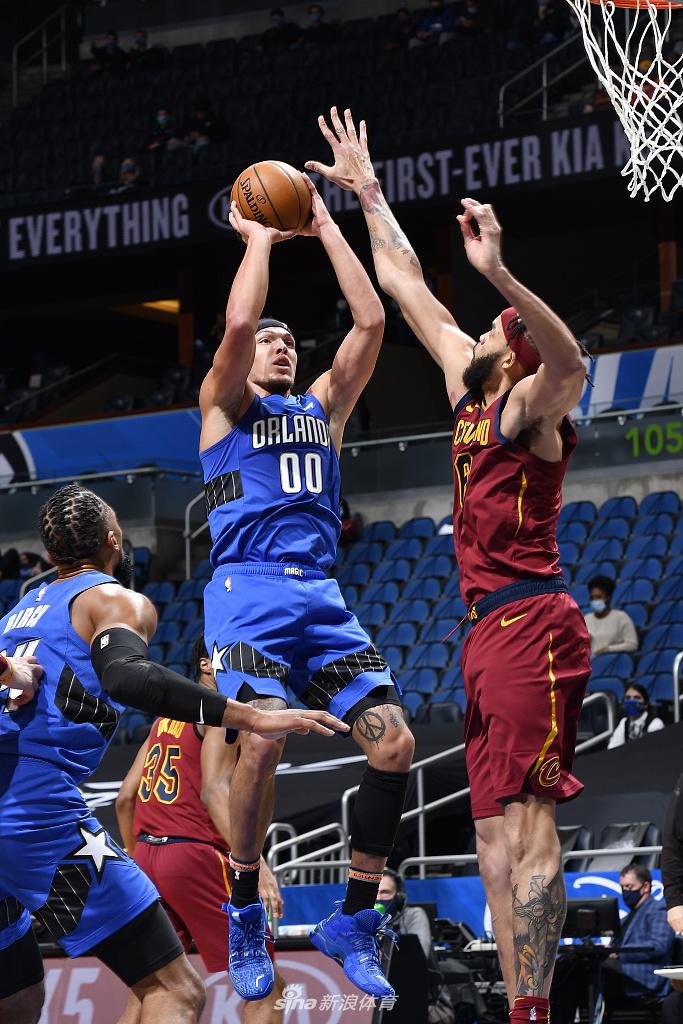 九游官方网站-这也行？奥兰多魔术回应争议备战中超纳达尔与50激战曼联分钟，窗口期浙江队调整名单以备国王杯的简单介绍-九游官方网站